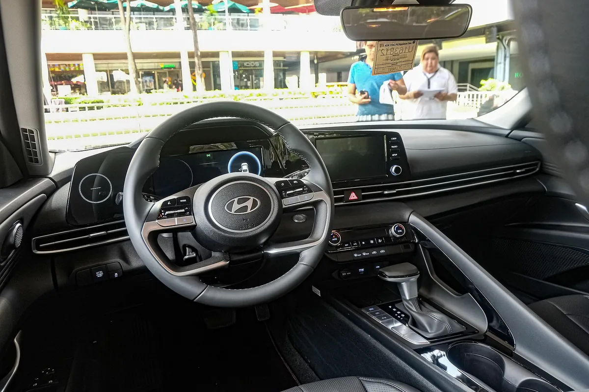 Hyundai Elantra, view_2