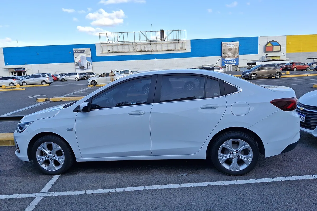Chevrolet Onix, view_2